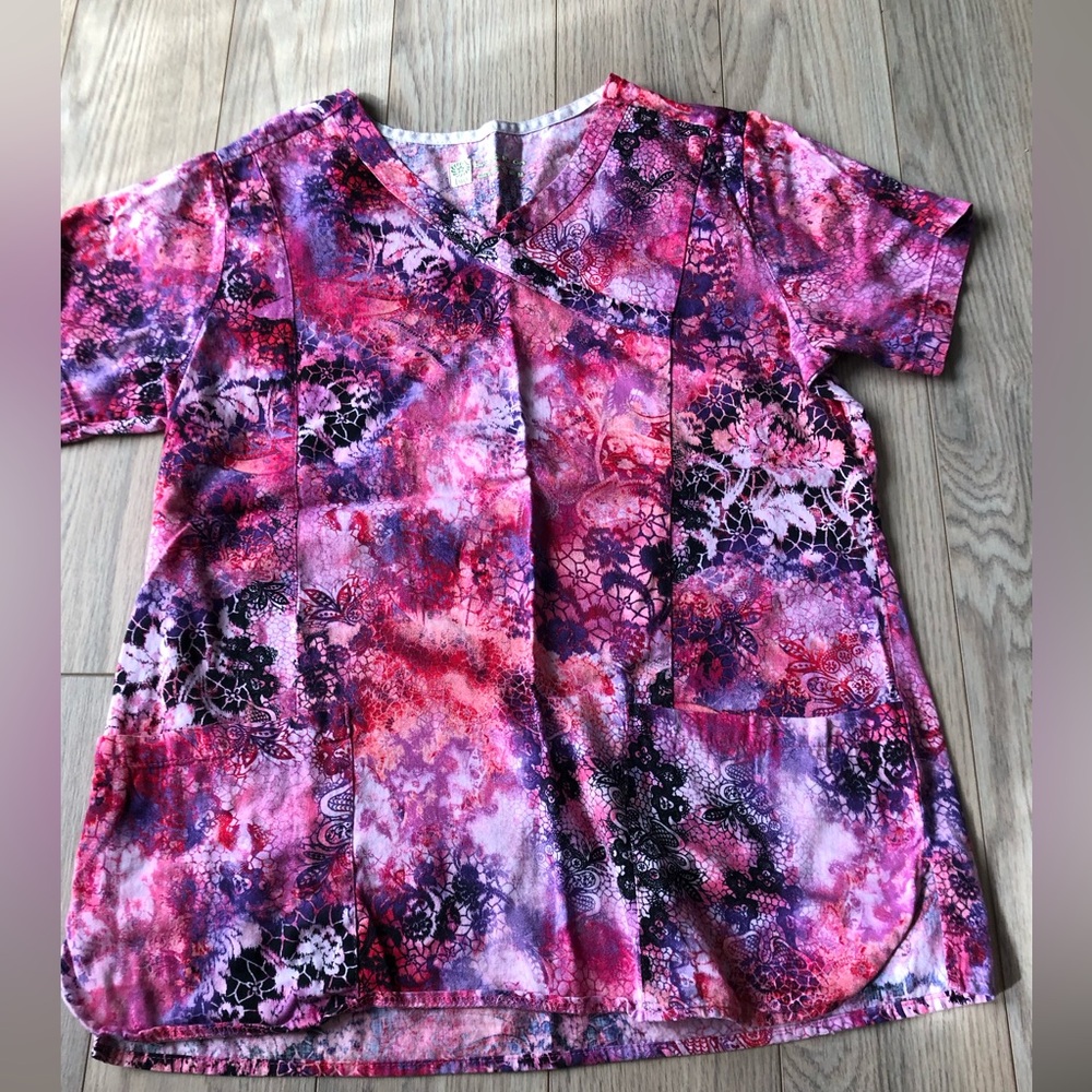 Scrub top